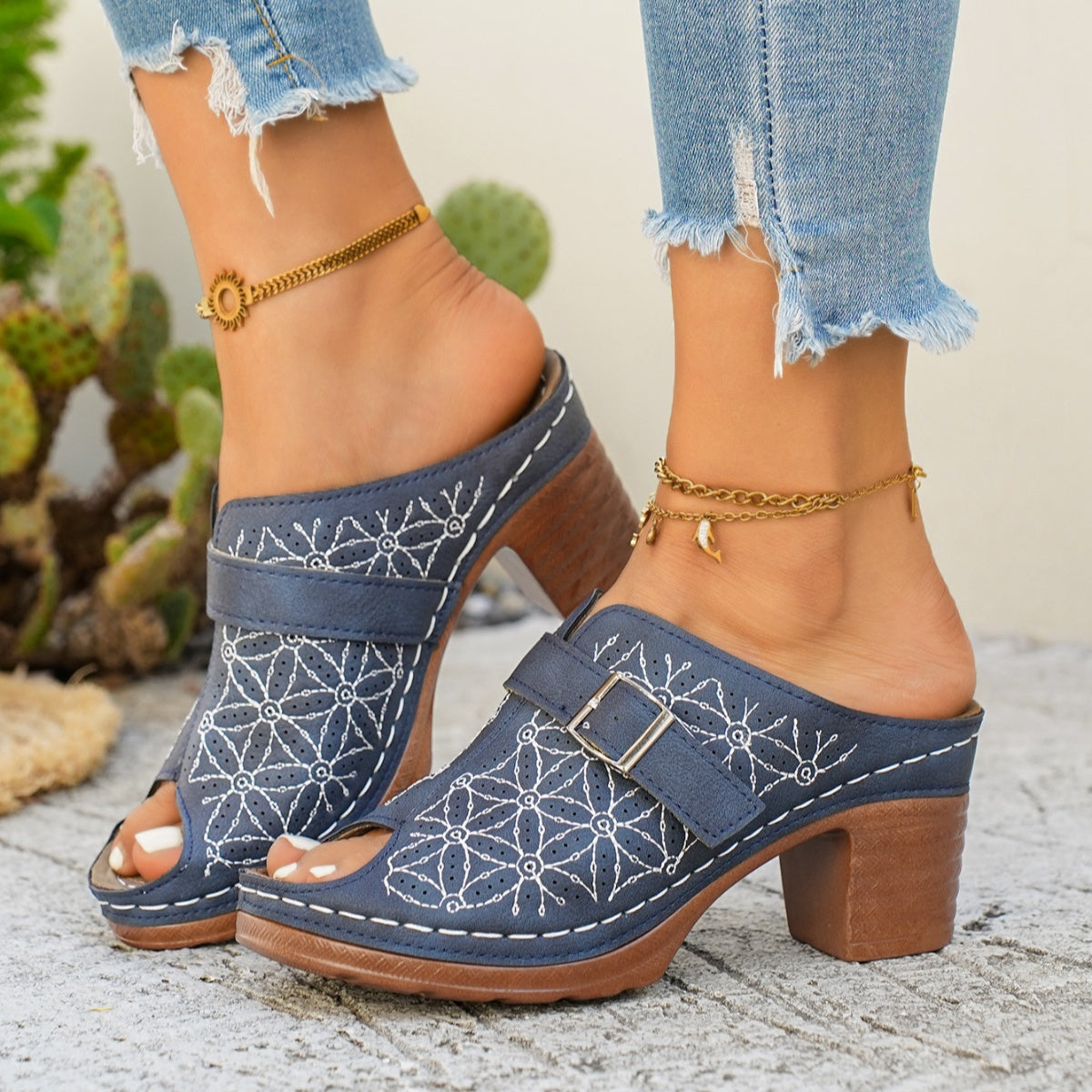 Buckle Decor Block Heel Sandals - Blue - View 10
