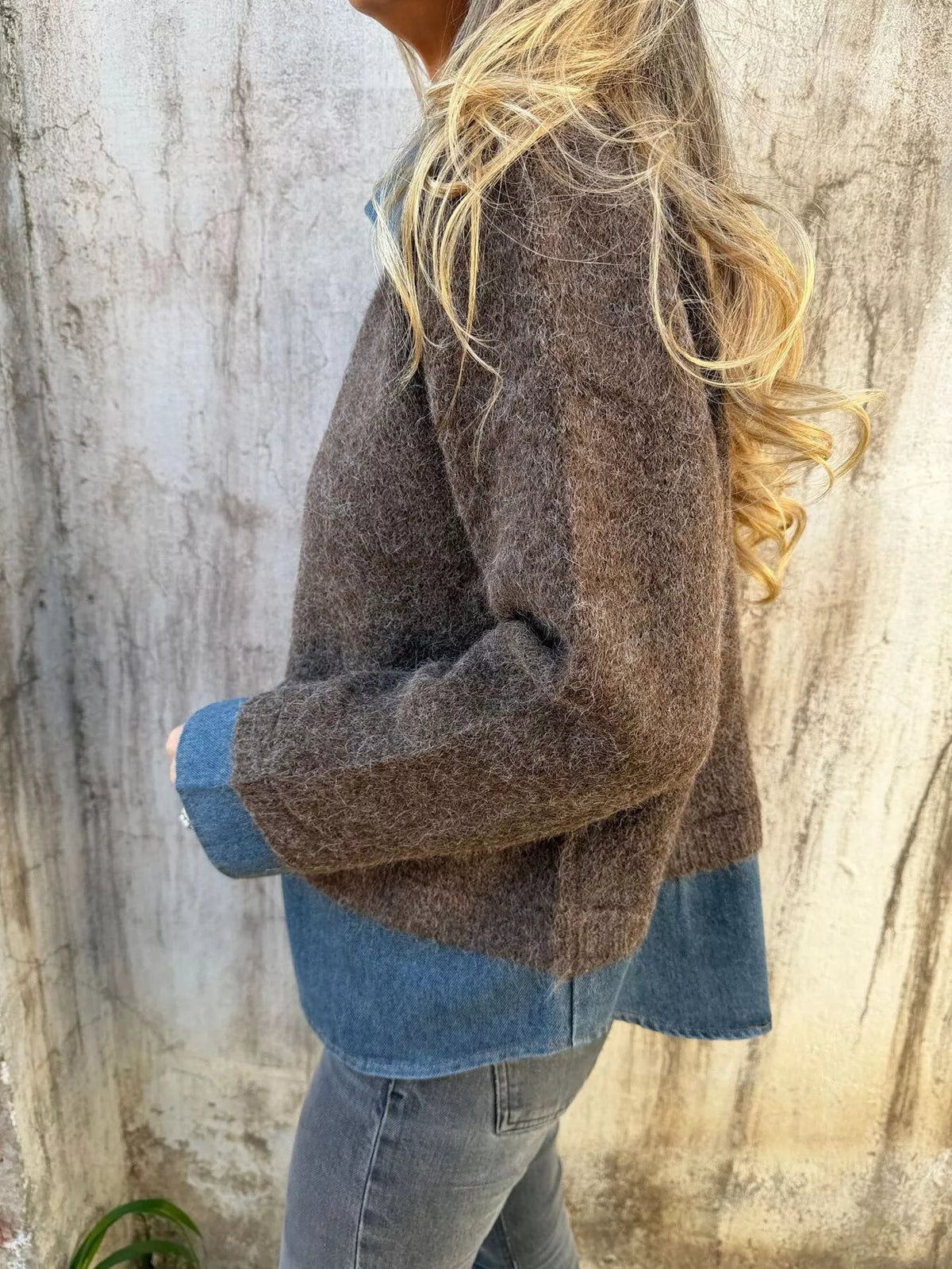 Contrast Denim Collar Half-Zip Knit Sweater - Coffee Brown - View 3