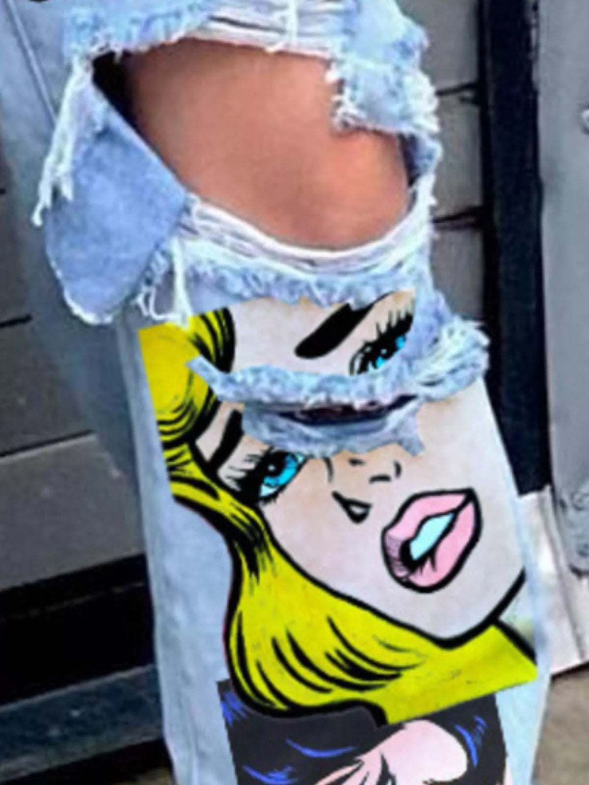 Full Size Pop Art Graphic Distressed Wide-Leg Jeans Plus Size - Light Blue - View 2