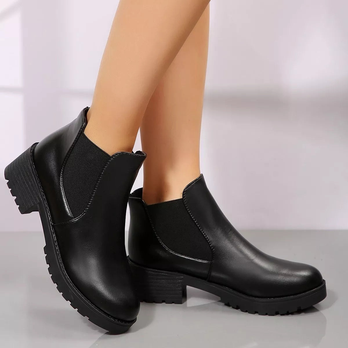 Round Toe Block Heels Boots - Black - View 4