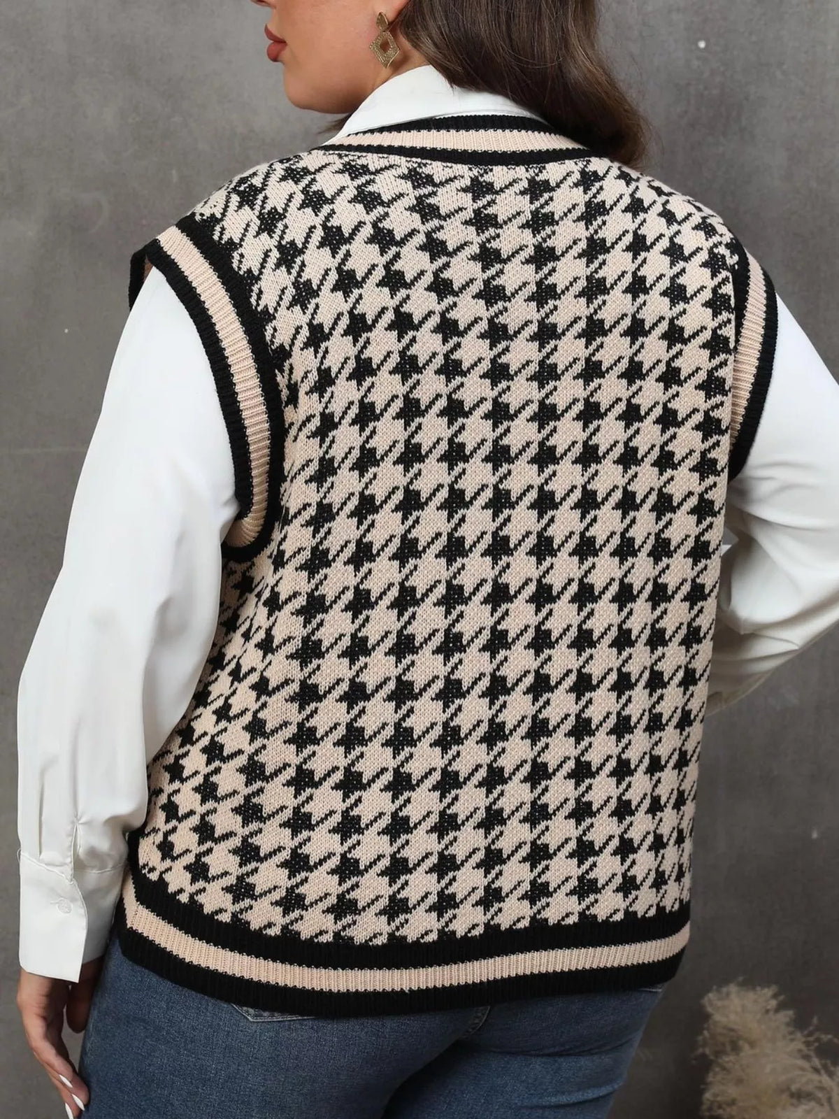 Plus Size Houndstooth V-Neck Knit Sweater Vest - Apricot - View 6