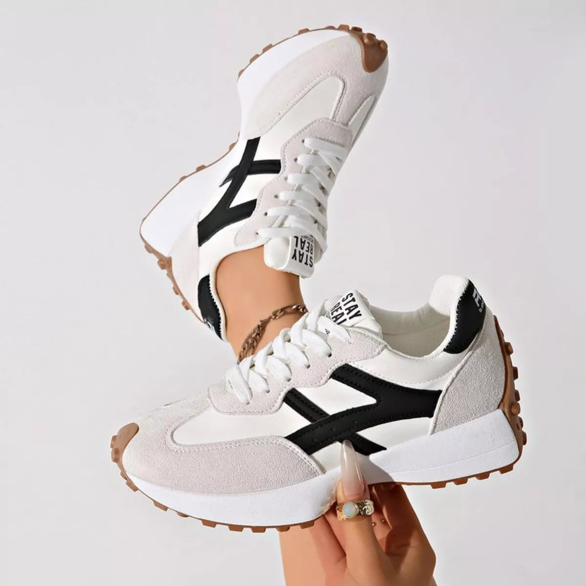 Round Toe Lace Up Sneakers - White - View 4