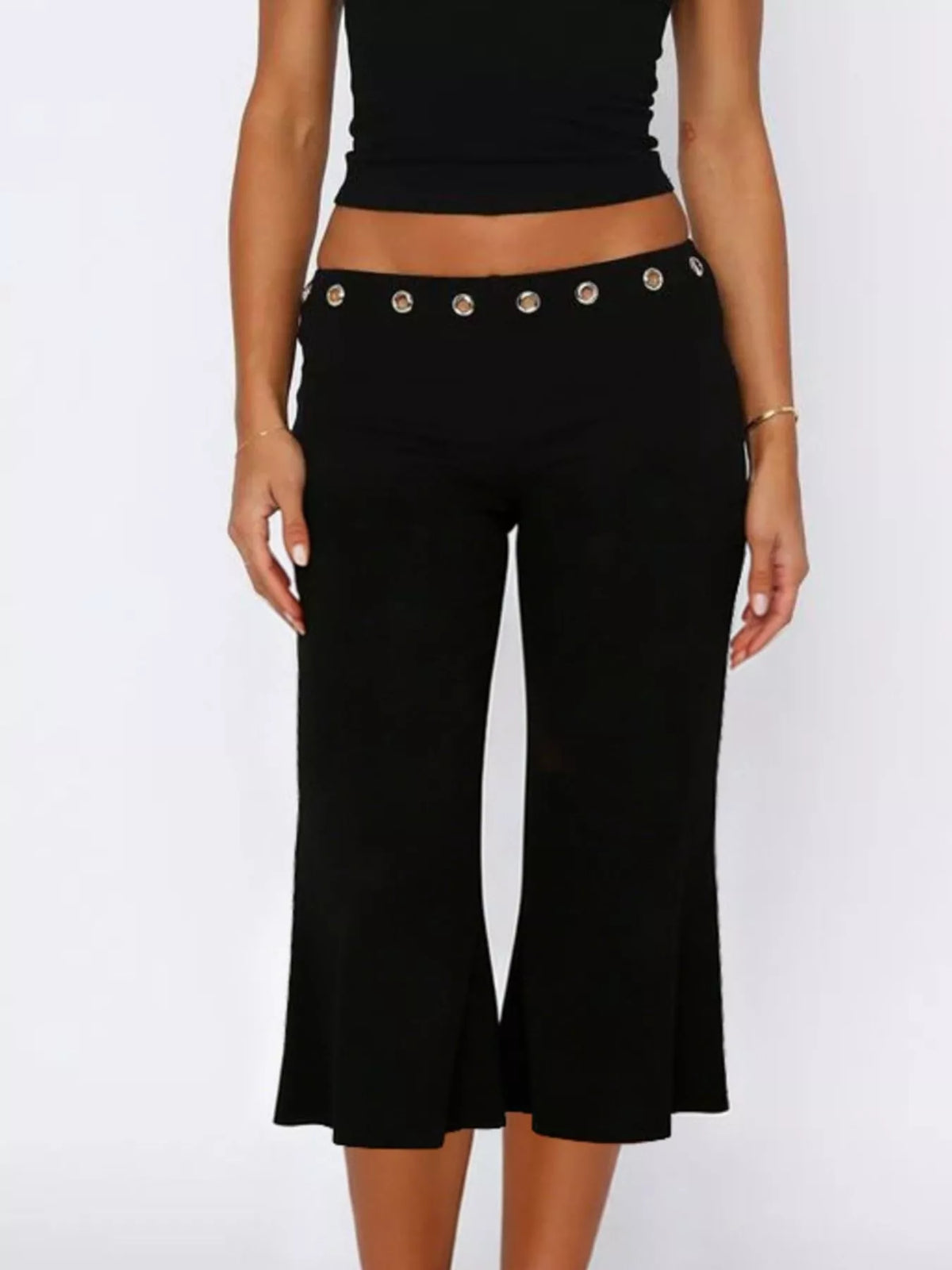 Mid Rise Capris Pants - Black - View 4