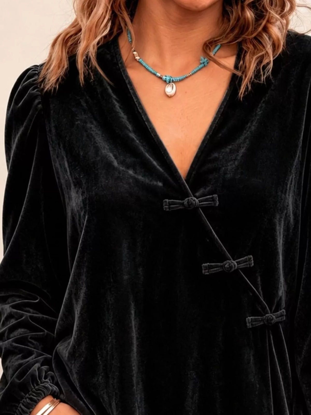 Chinese-Style Knot Buttons Velvet Blouse - Black - View 2