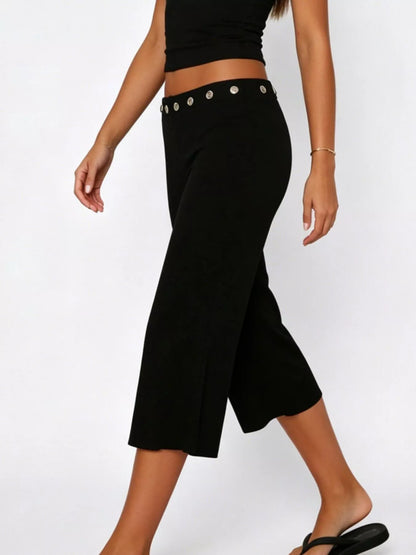 Mid Rise Capris Pants - Black - View 2