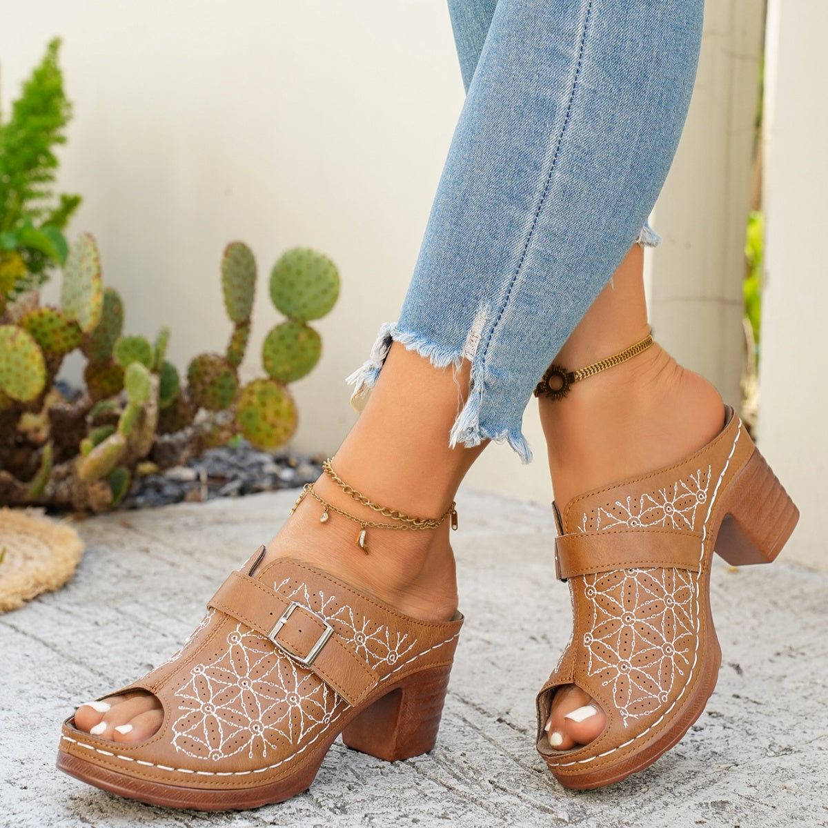 Buckle Decor Block Heel Sandals - Tan - View 16