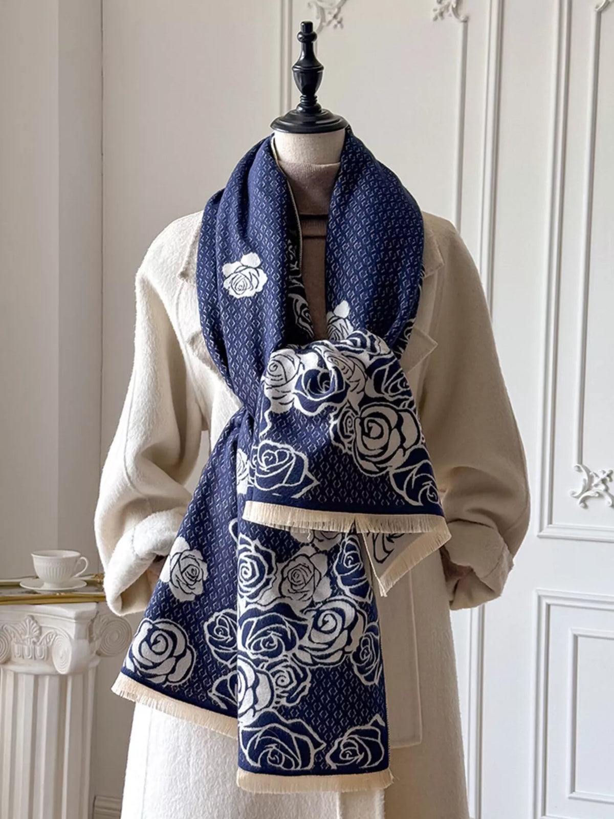 Rose Pattern Warm Scarf - Blue - View 5