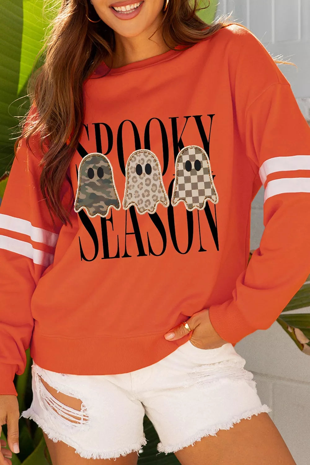 Spooky Season Ghost Graphic Varsity Striped Sleeve Halloween Pullover Sweatshirt - Orange - View 6