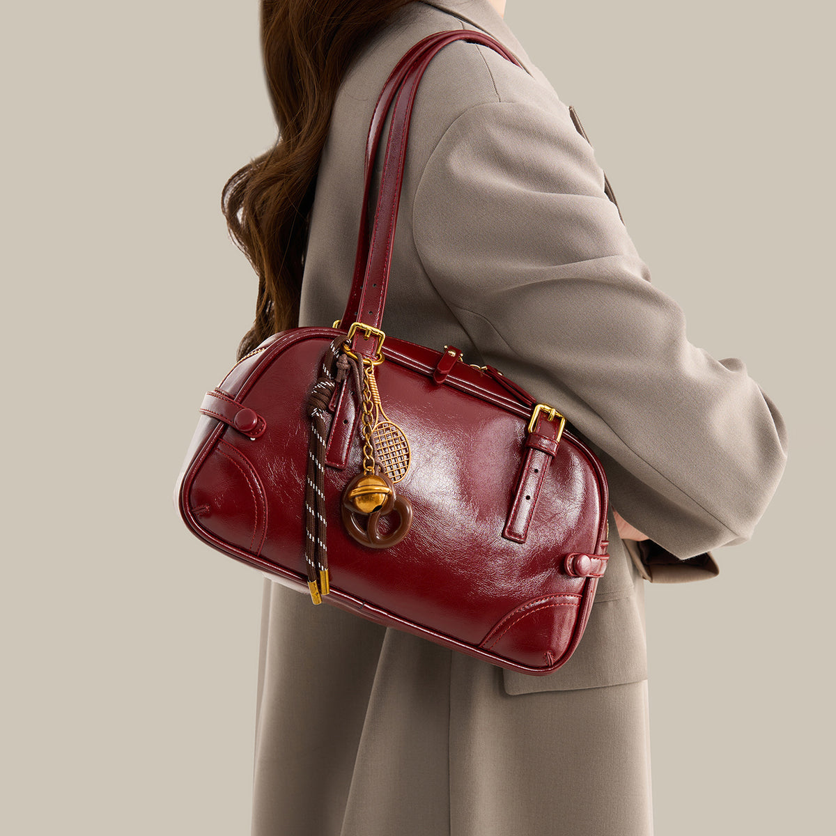 Vintage Style Leather Shoulder Bag - Red - View 1