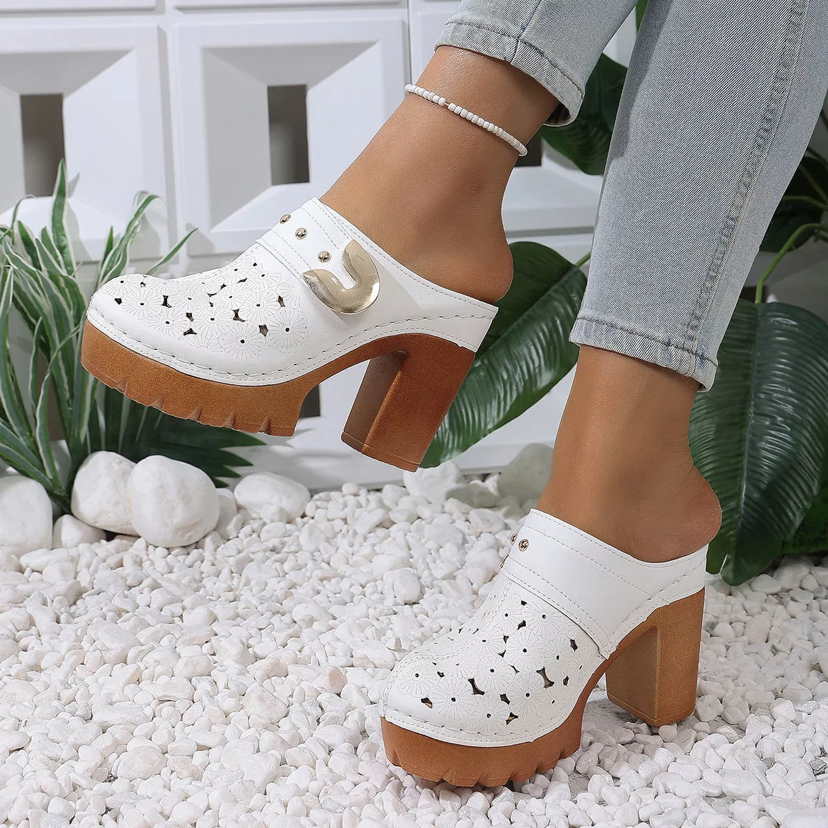 Round Toe Block Heels Sandals - White - View 2