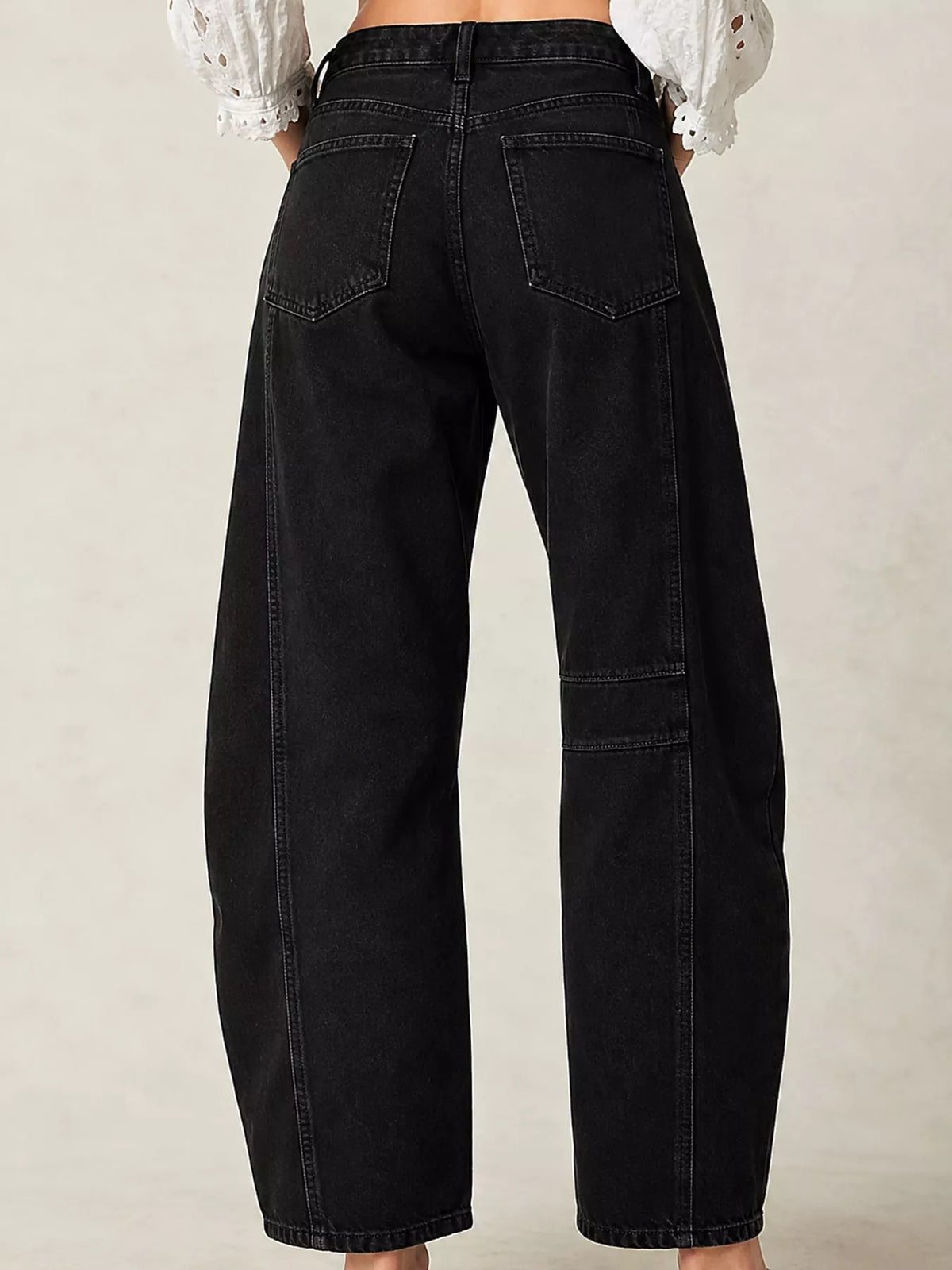 Barrel-Leg Jeans - Black - View 11