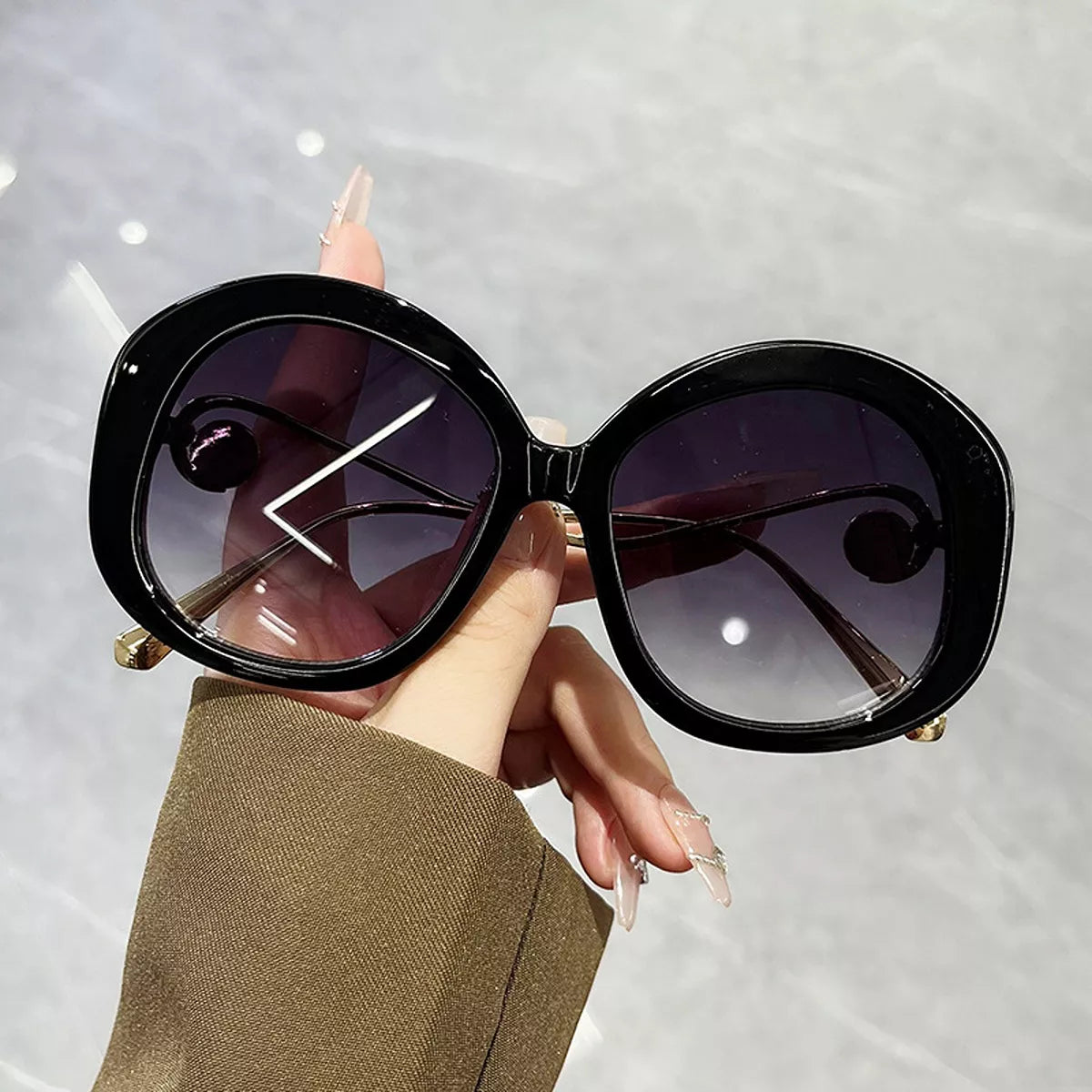 Oversized Round Frame Sunglasses - Black - View 1