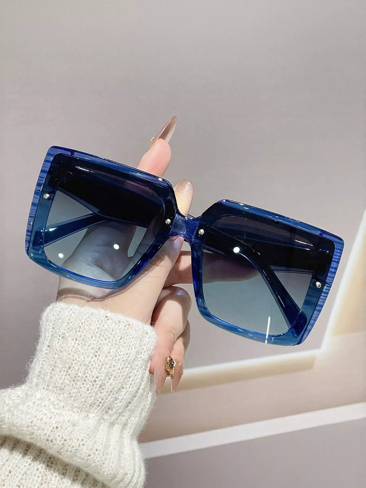 Oversized Gradient Square Sunglasses - Blue - View 2