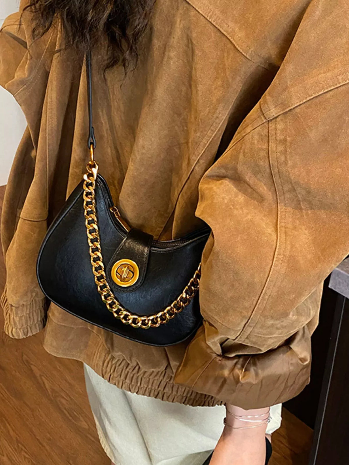 Chain Accent Shoulder Bag - Black - View 5