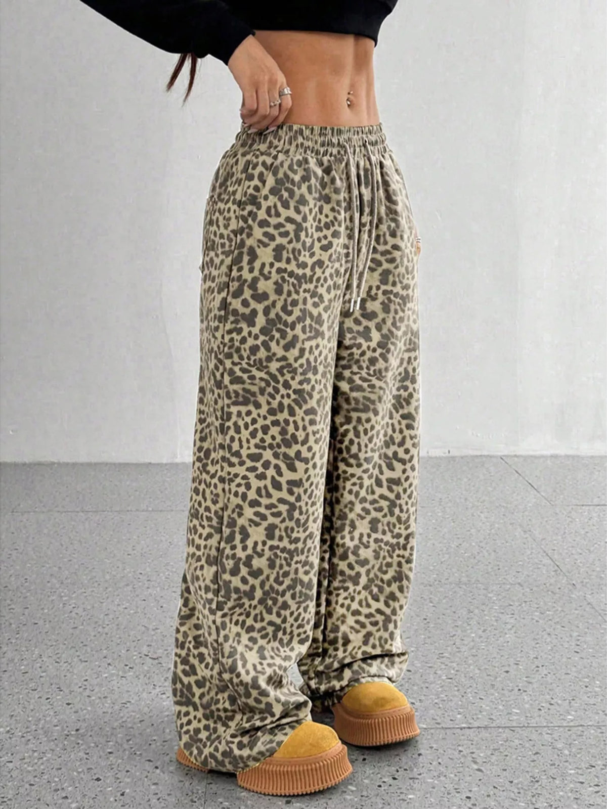 Full Size Leopard Print Wide Leg Pants Plus Size - Khaki - View 9