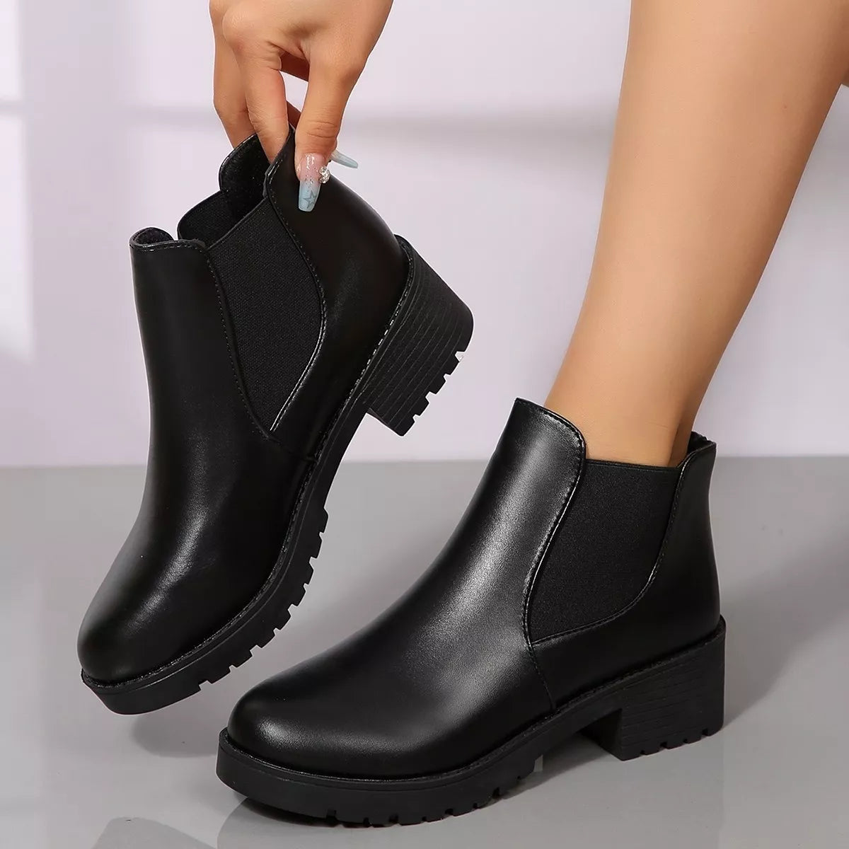 Round Toe Block Heels Boots - Black - View 1