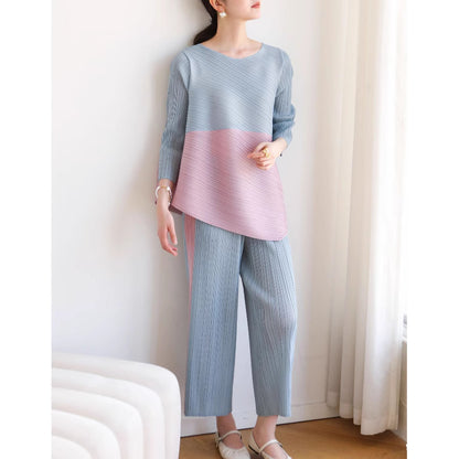 Fashionable Loose Irregular T-Shirt and Nine-Quarter Pants Set with Pleated Design, Comfortable and Slimming for Summer