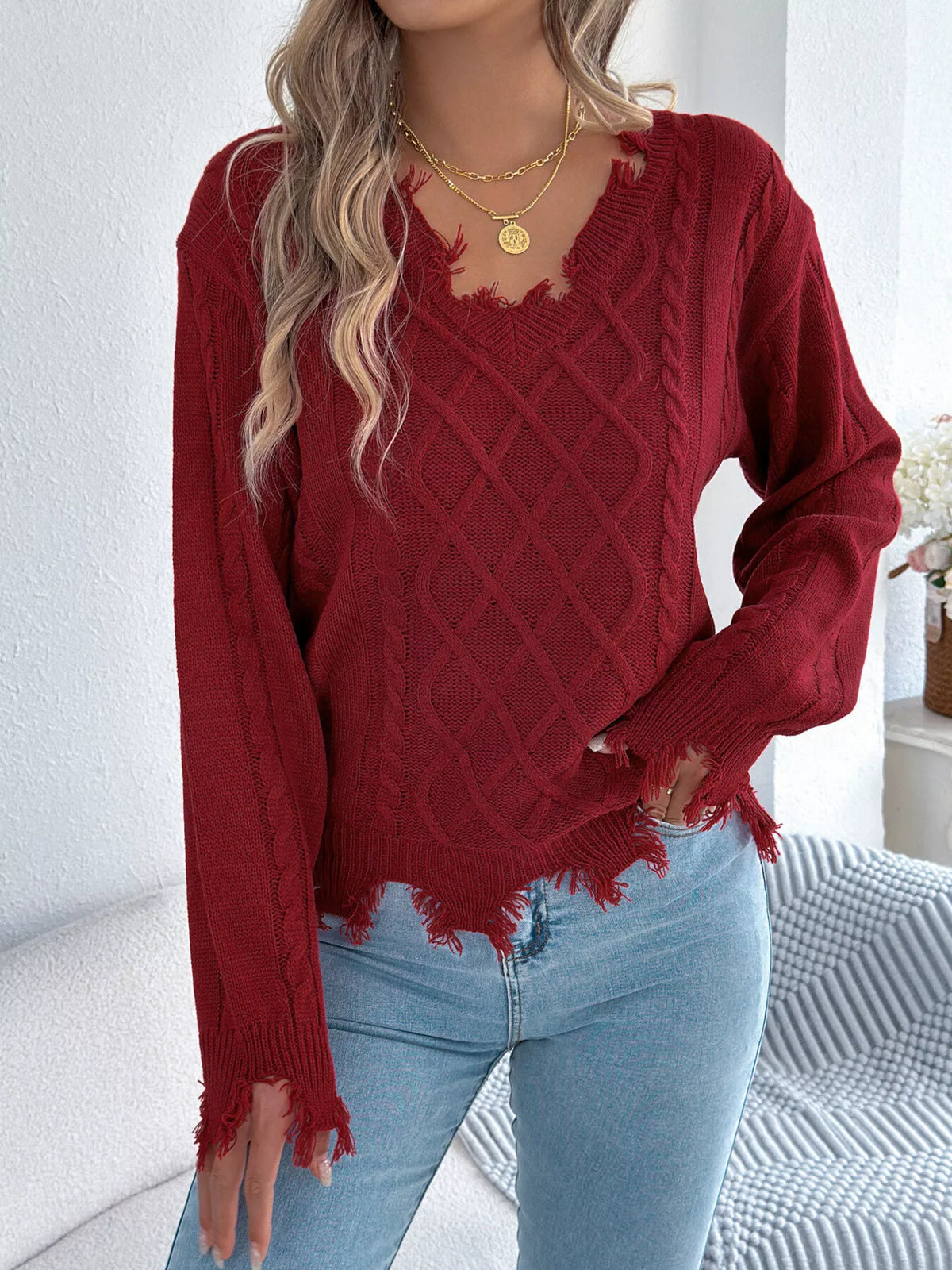 V-Neck Distressed Hem Cable Knit Sweater - Burgundy - View 3