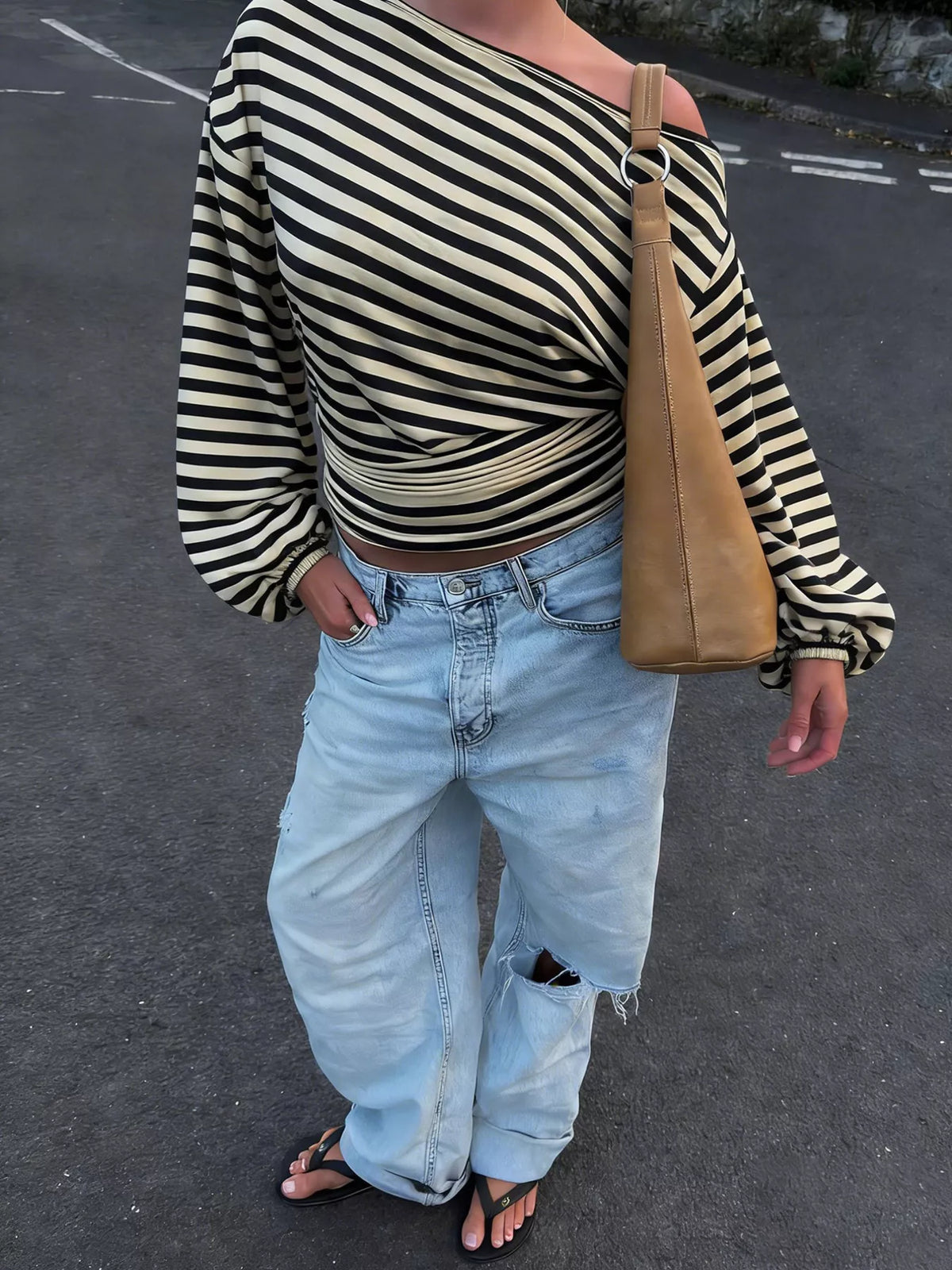 One Shoulder Striped Long Sleeve Slim-Fit T-Shirt - Black Apricot Color - View 4