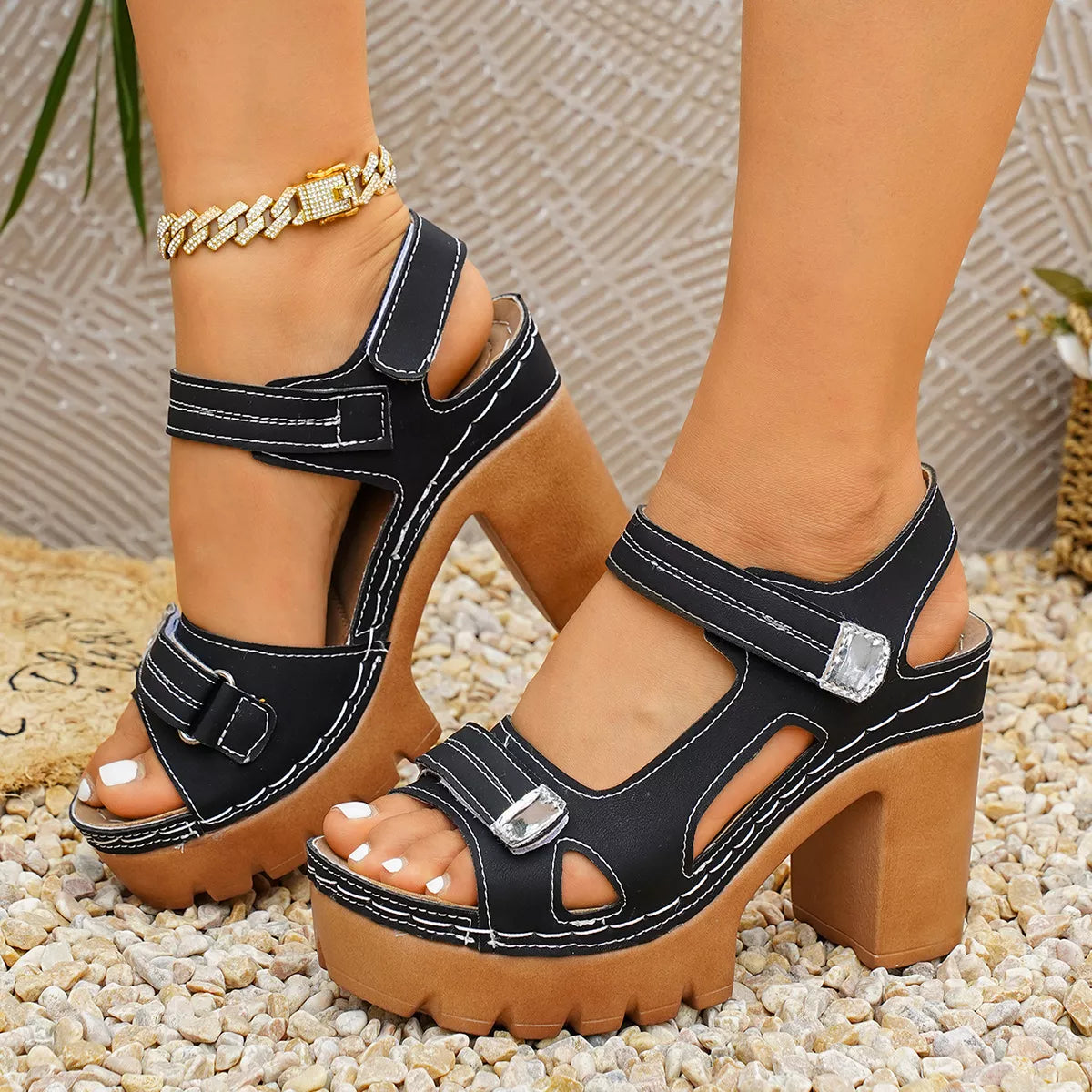 Open Toe Block Heels Sandals - Black - View 2