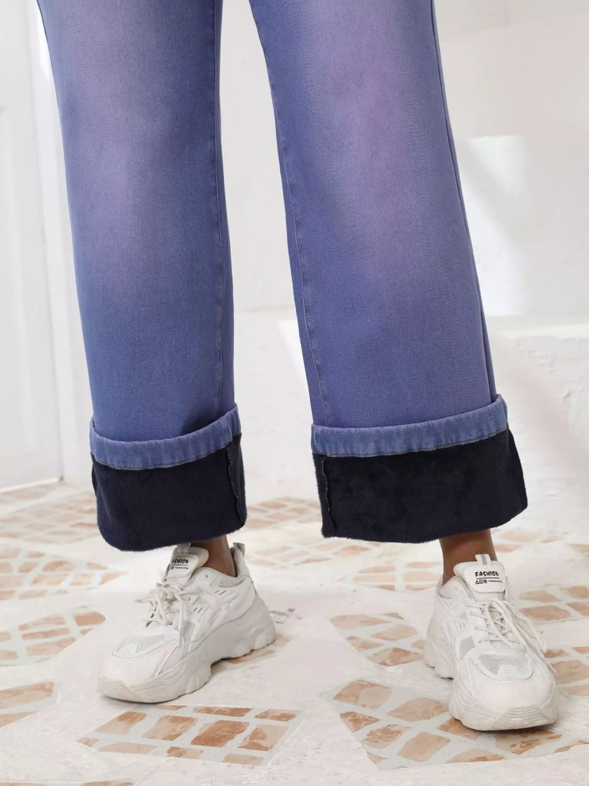 High-Waisted Washed Wide-Leg Jeans - Light Blue - View 4