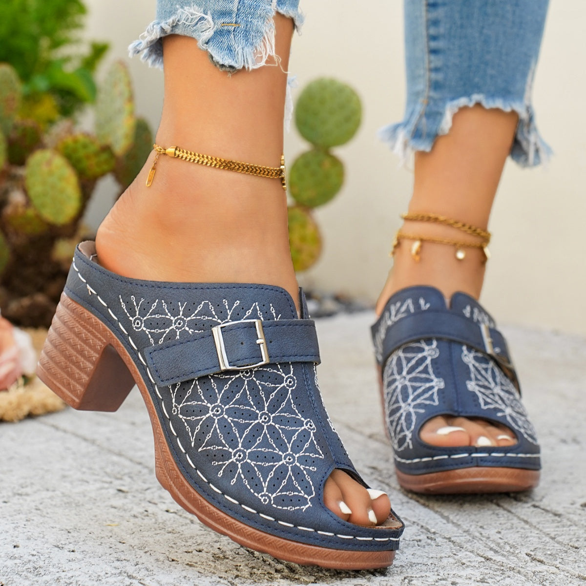 Buckle Decor Block Heel Sandals - Blue - View 8