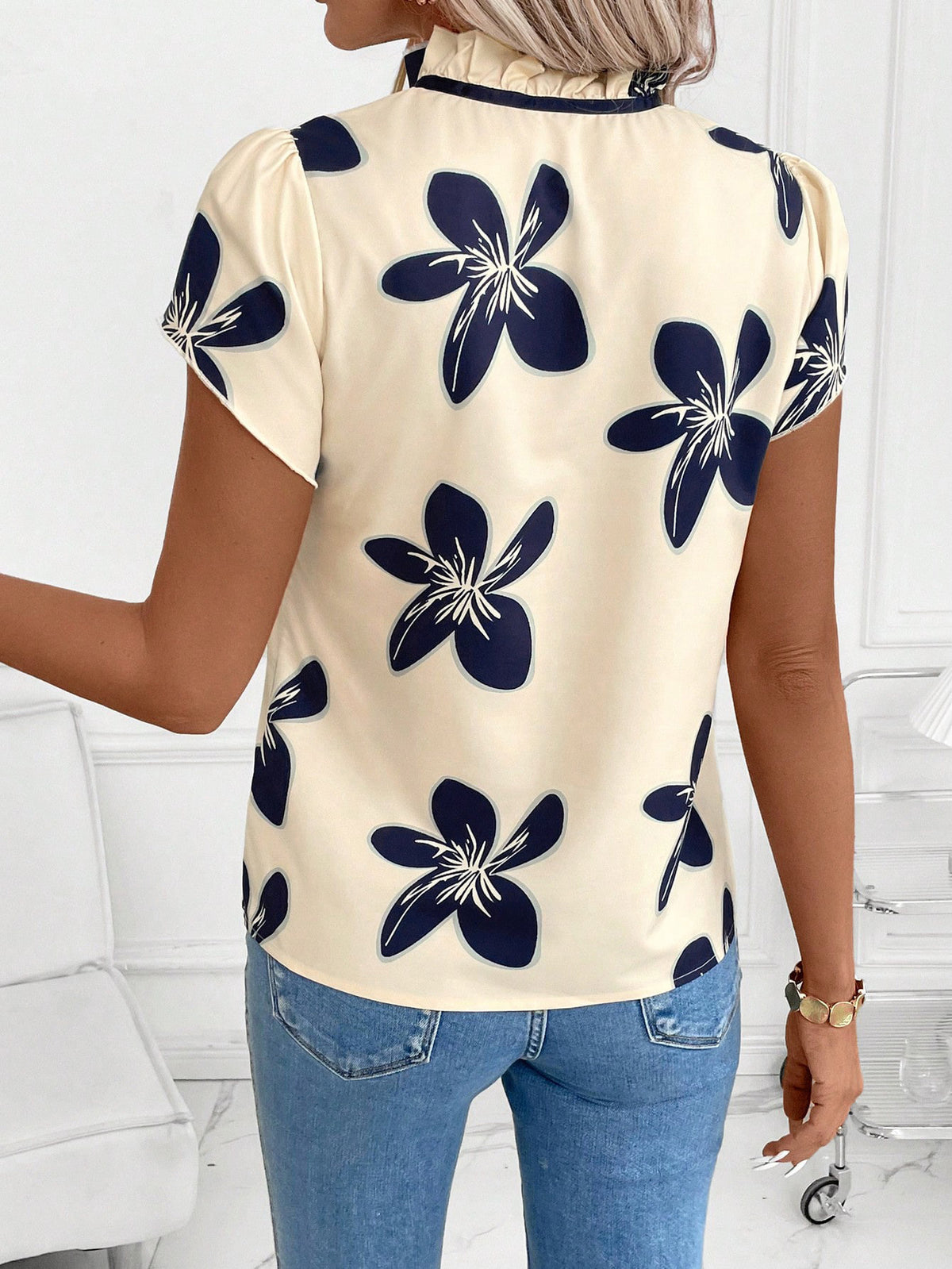 Tie Neck Short Sleeve Blouse - Pastel Yellow - View 8