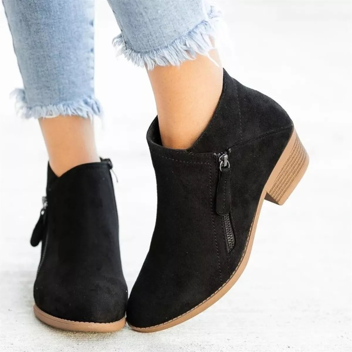 Round Toe Block Heels Boots - Black - View 1