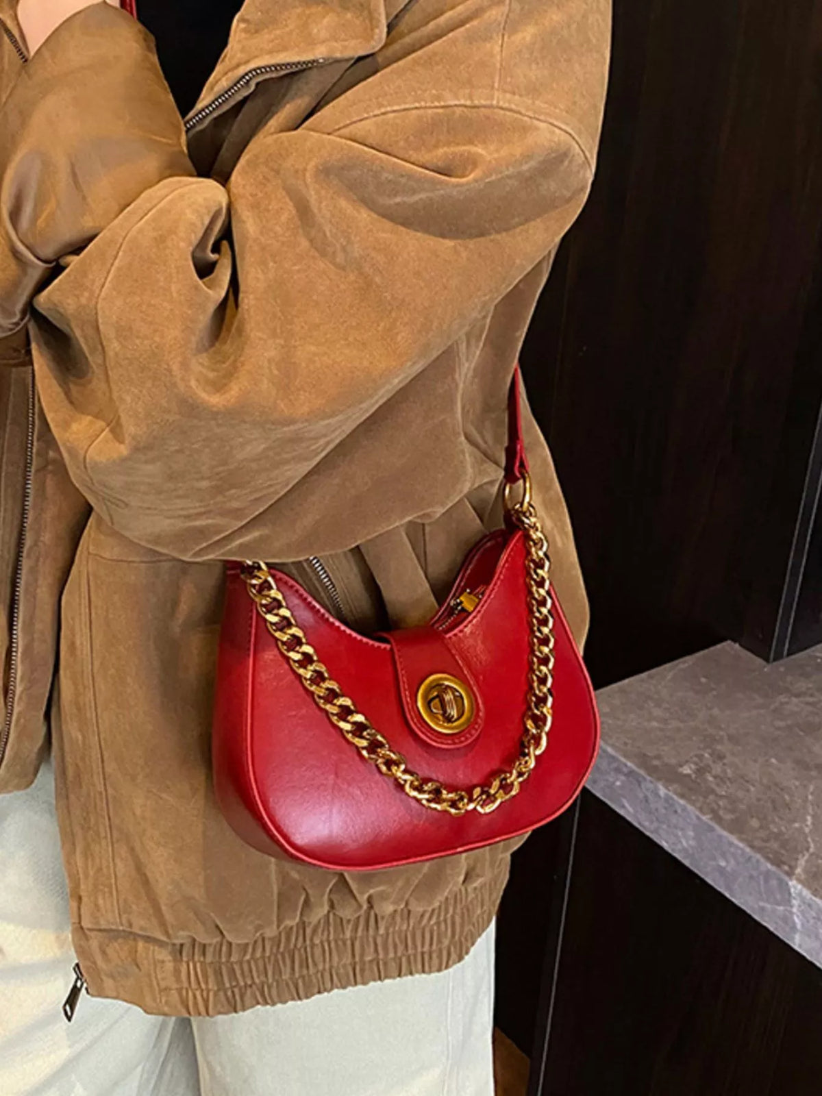 Chain Accent Shoulder Bag - Wine Red - View 7