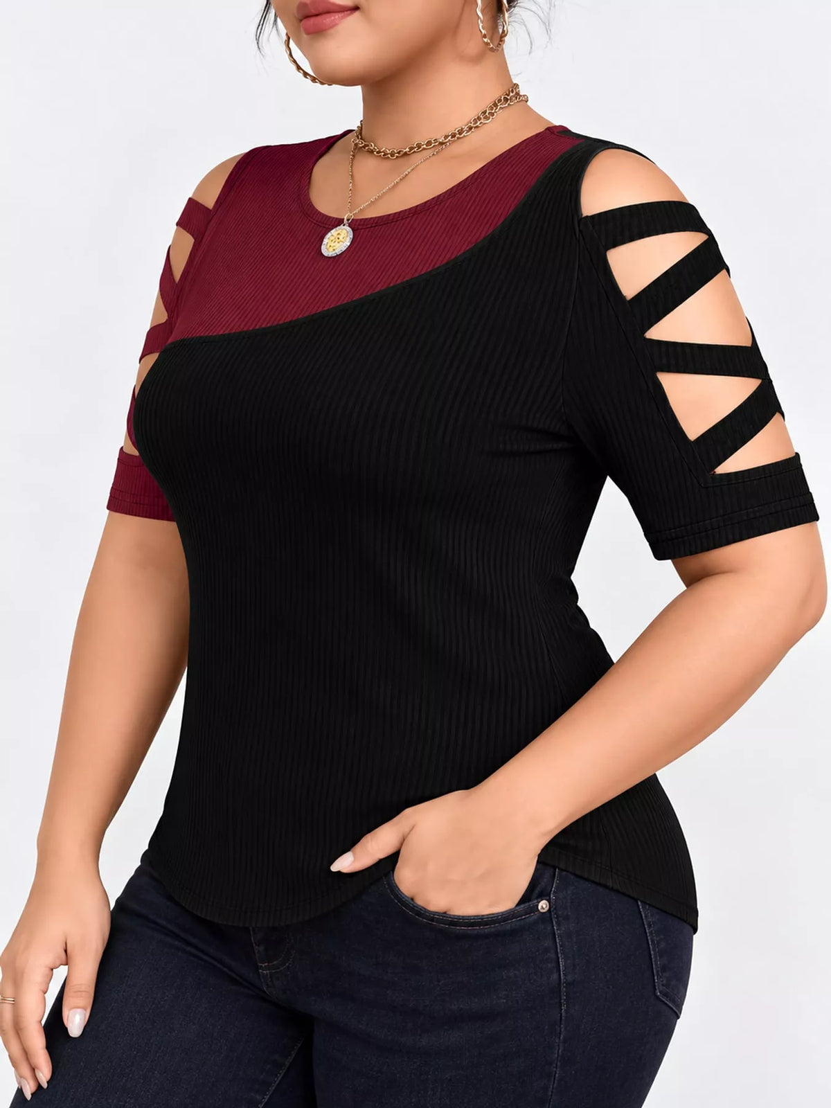 Plus Size Color Block Cutout Sleeve T-Shirt - Black And Red - View 8