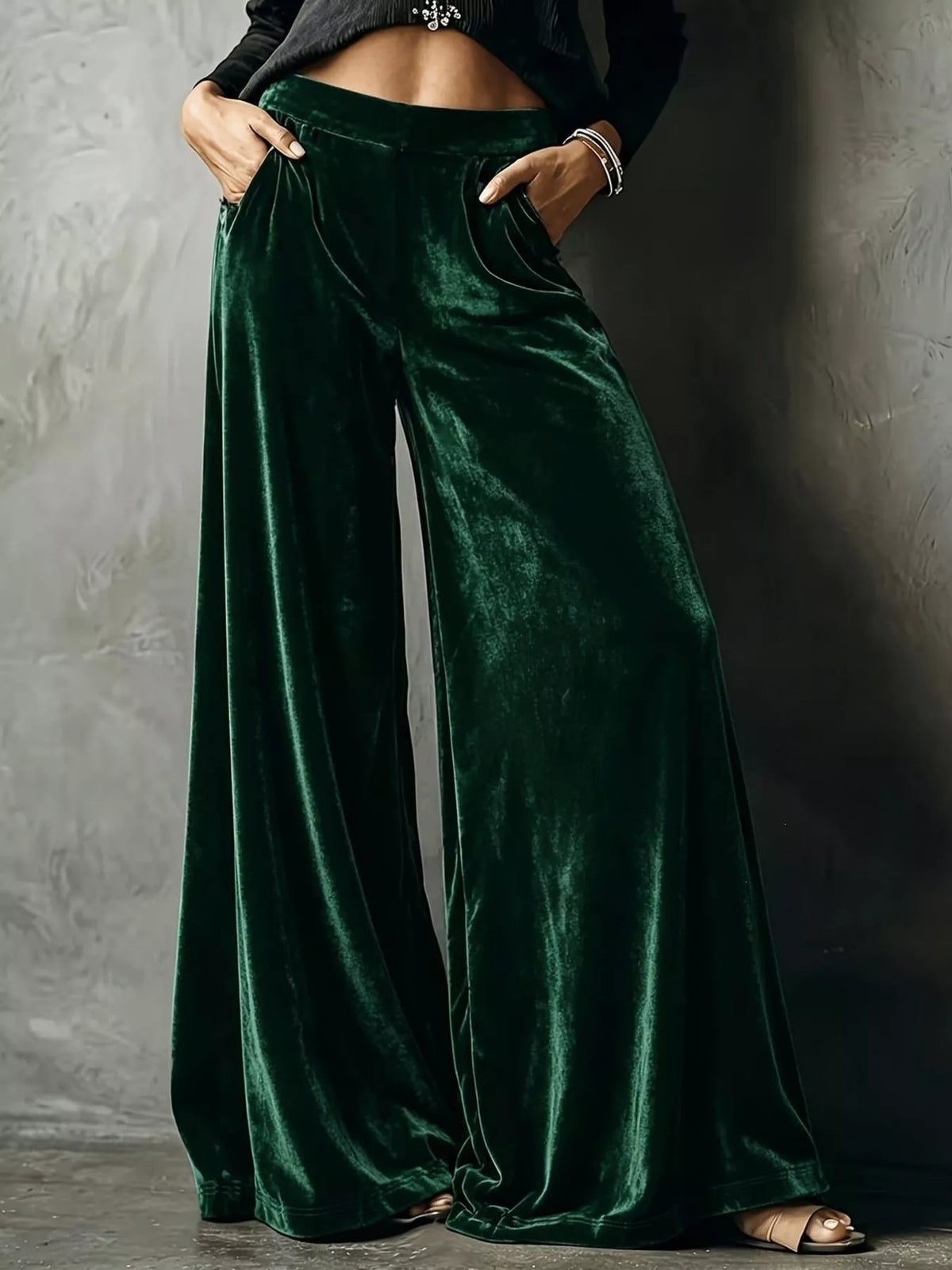 Full Size High-Waisted Wide-Leg Velvet Pants Plus Size - Green - View 1