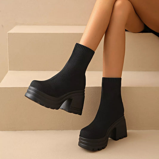 Round Toe Block Heels Boots - Black - View 2