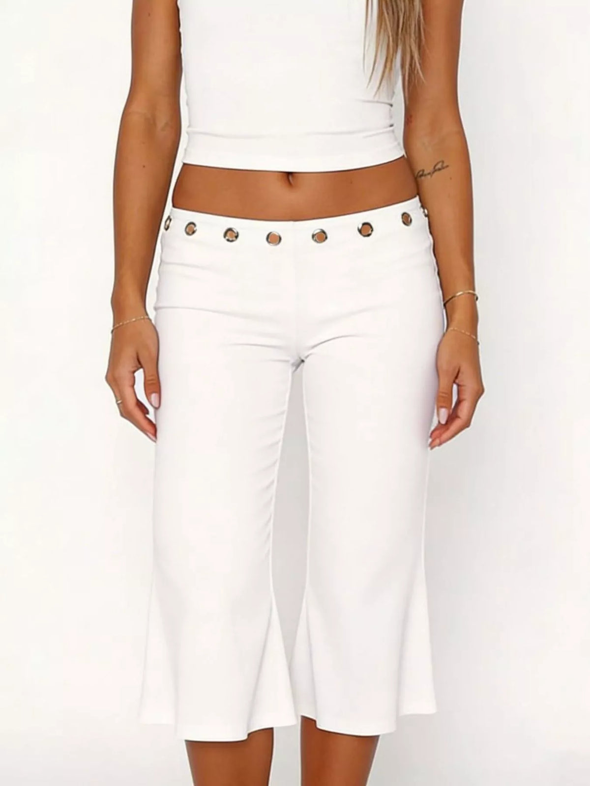 Mid Rise Capris Pants - White - View 16