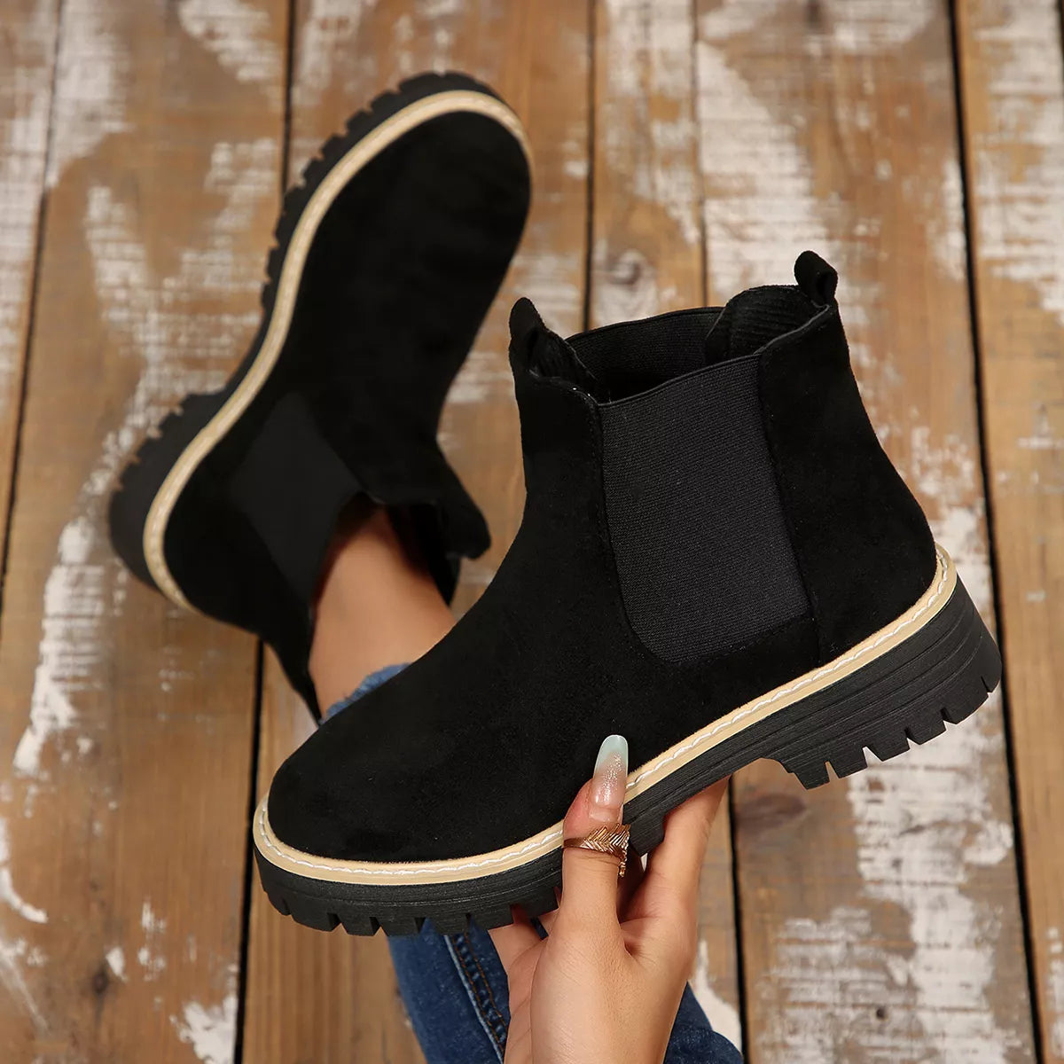 Round Toe Block Heels Boots - Black - View 4