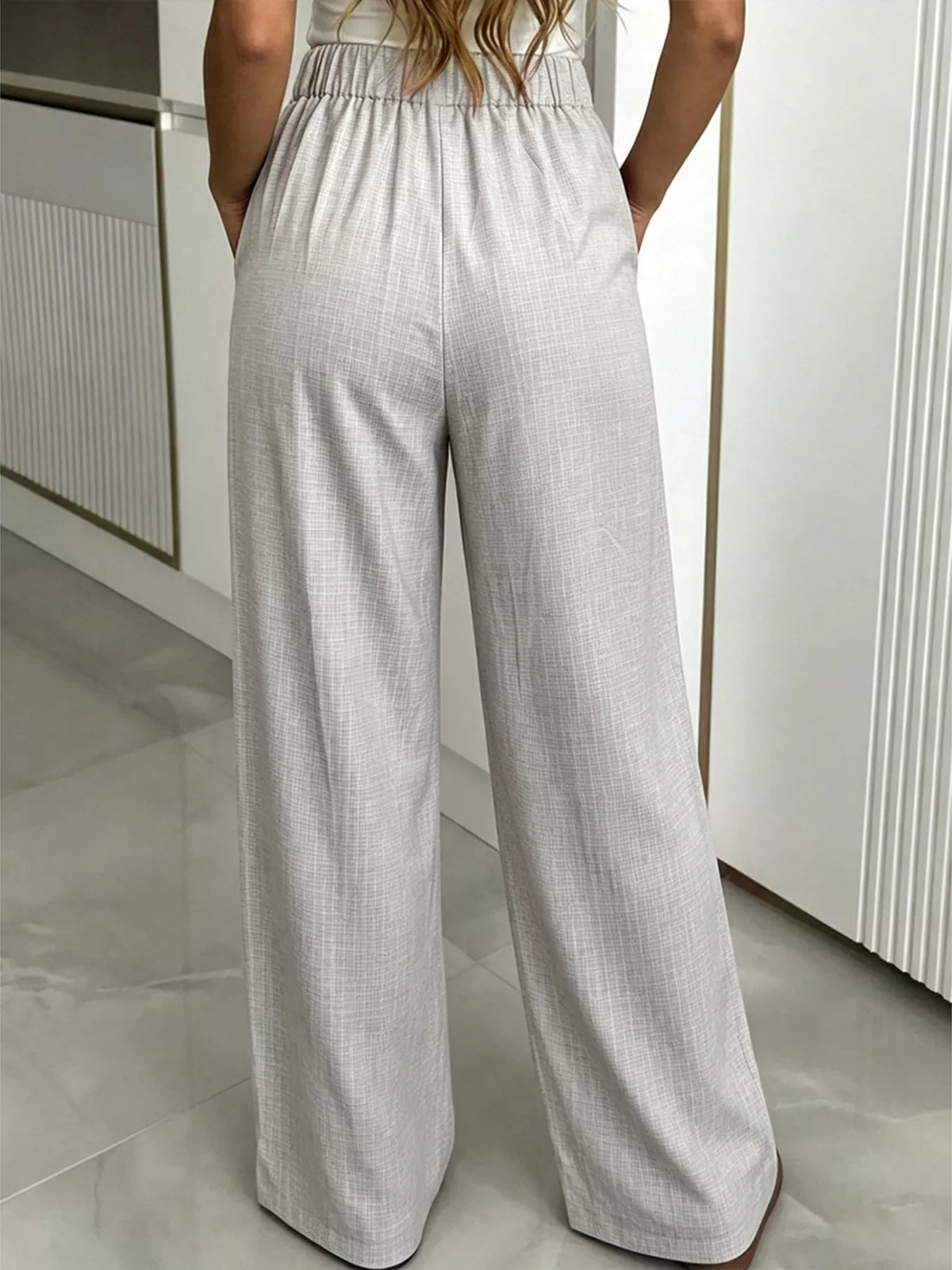 High-Waisted Wide-Leg Pleated Pants - Gray - View 4