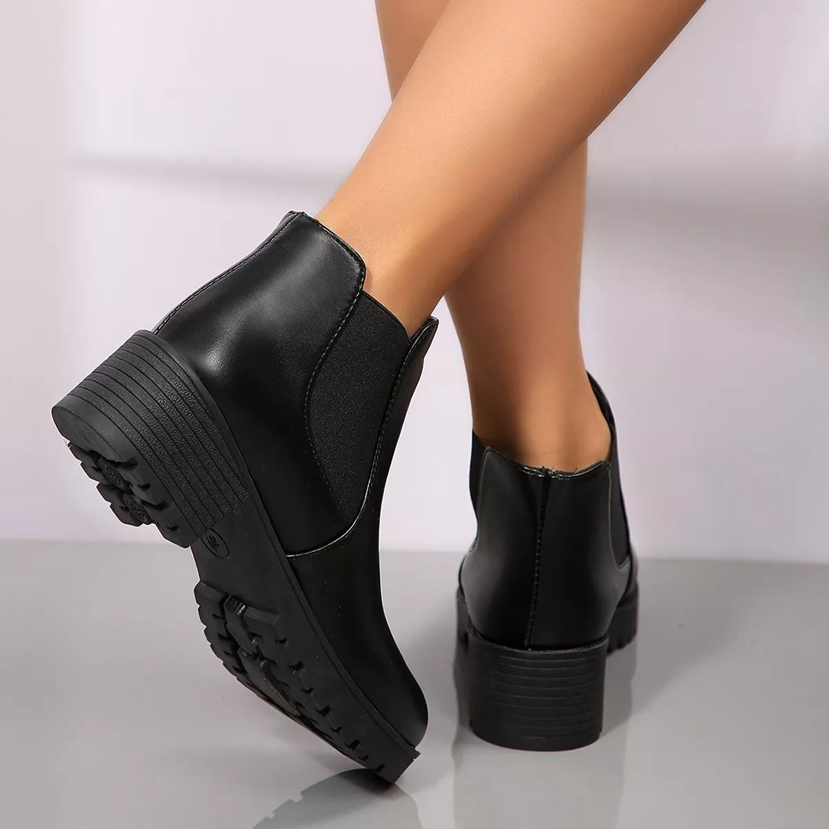 Round Toe Block Heels Boots - Black - View 5