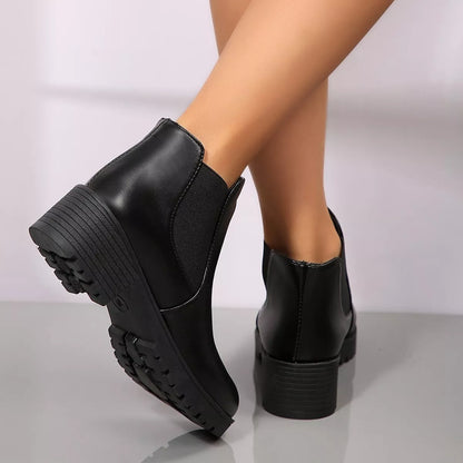 Round Toe Block Heels Boots - Black - View 5
