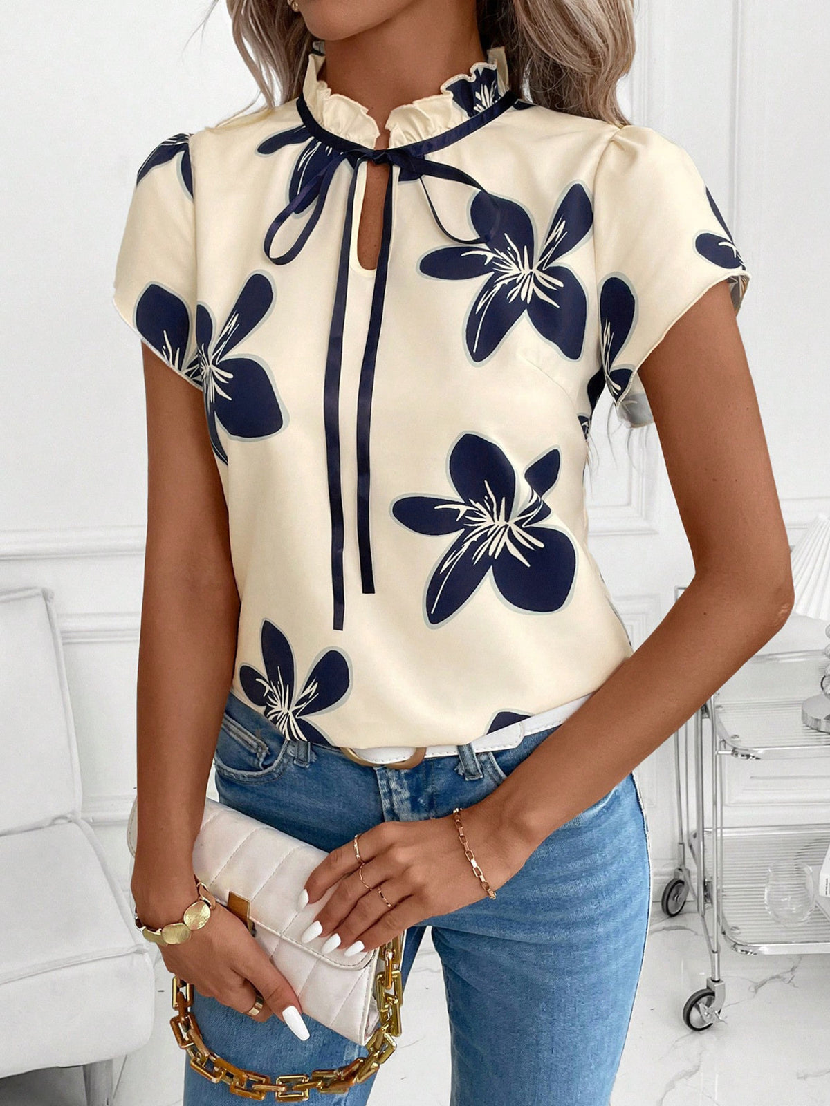 Tie Neck Short Sleeve Blouse - Pastel Yellow - View 6