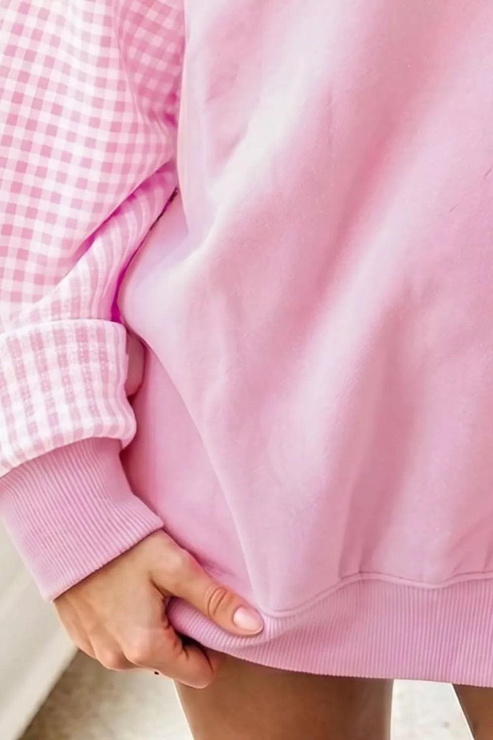 Plaid Sleeve Colorblock Loose Tunic Sweatshirt - Blush Pink - View 2