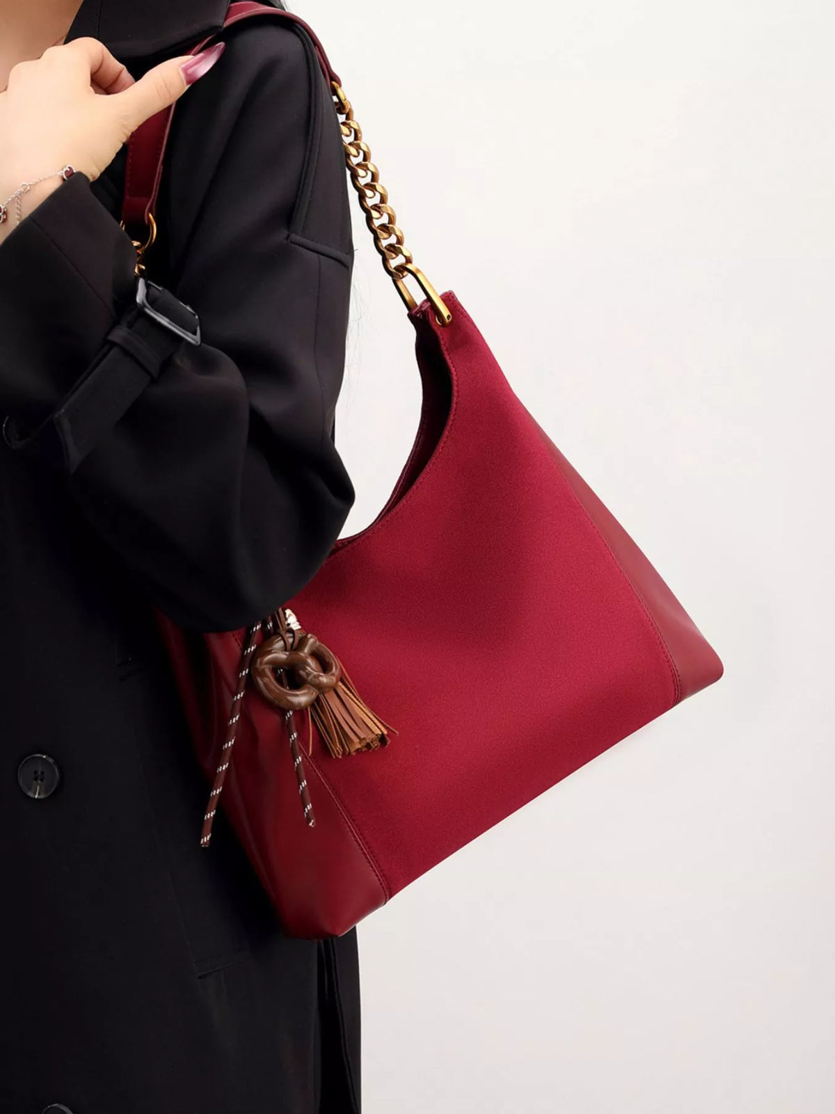 Chain Strap Tassel Charm Shoulder Bag - Wine Red - View 3