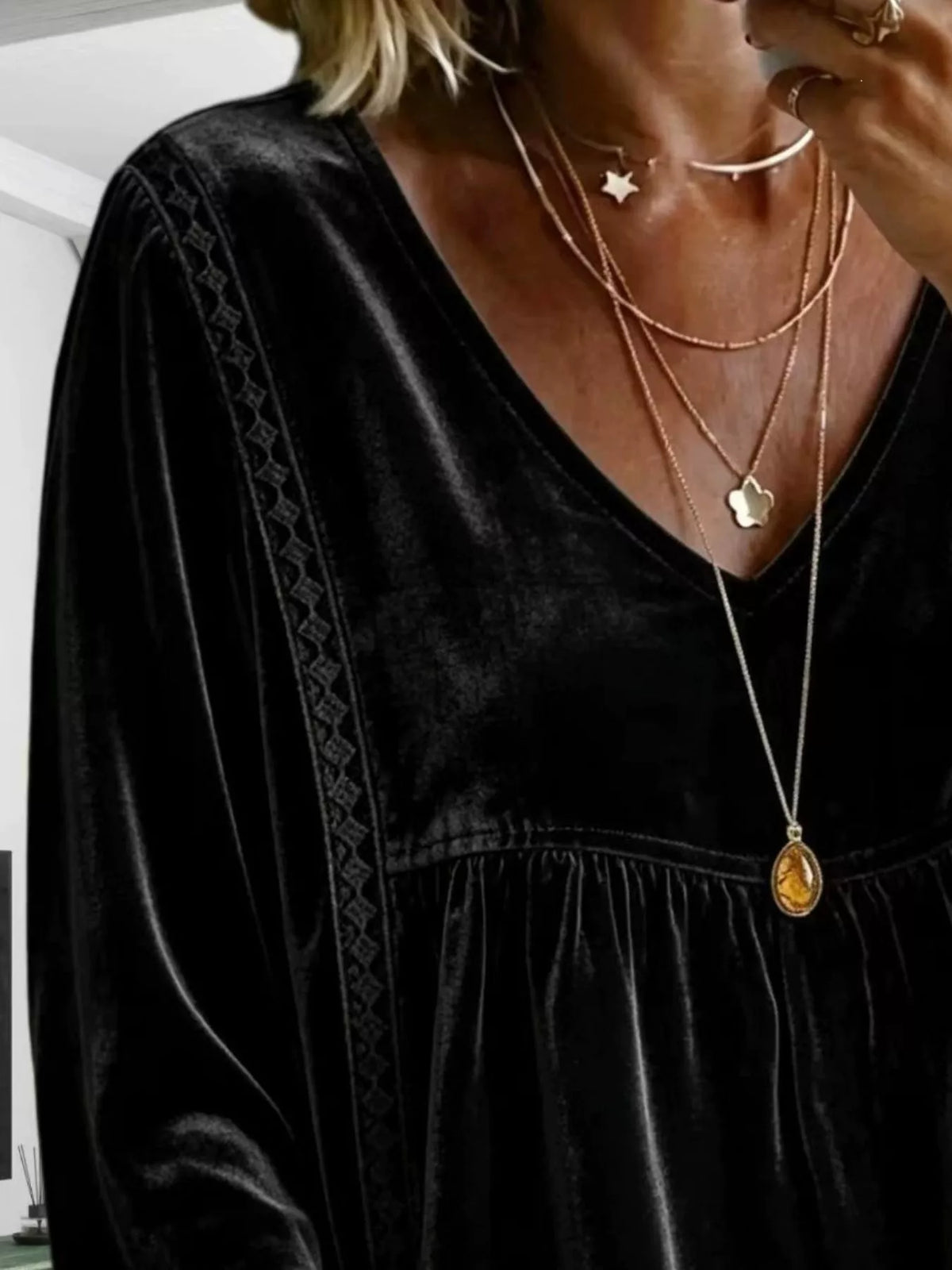 Full Size Velvet Lace Detail V-Neck Blouse Plus Size - Black - View 10