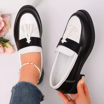 Round Toe Block Heels Loafers - Black - View 3