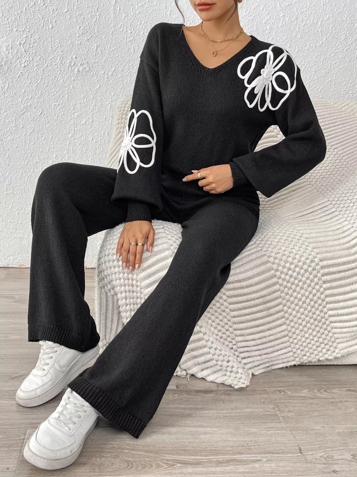 V-Neck Dropped Shoulder Top and Pants Sweater Set - Black - View 3