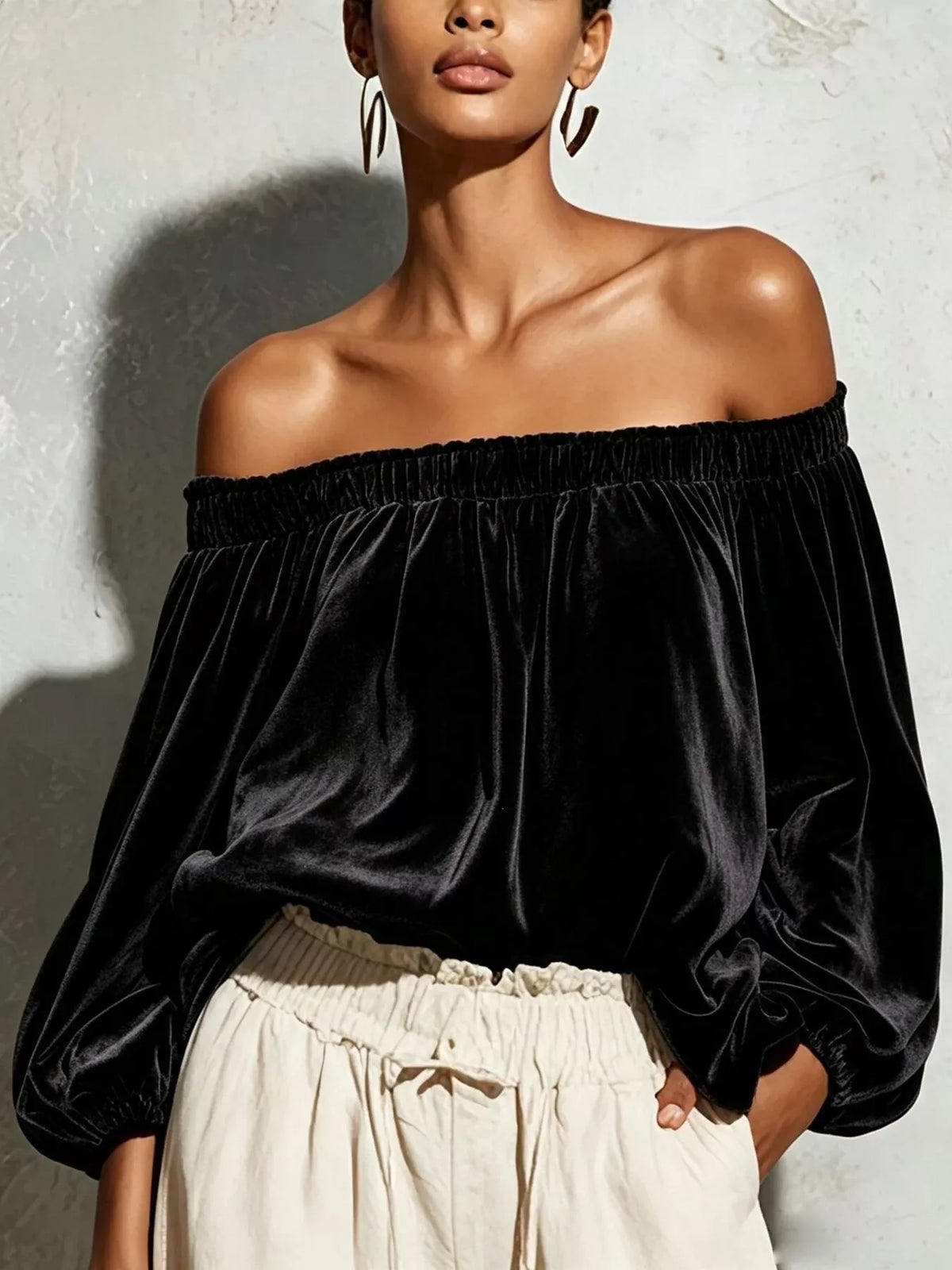 Off-Shoulder Velvet Long Sleeve T-Shirt - Black - View 1