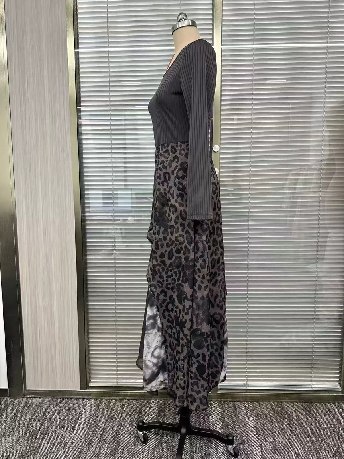 Ribbed Knit Leopard Print Patchwork Maxi Dress - Black - View 6