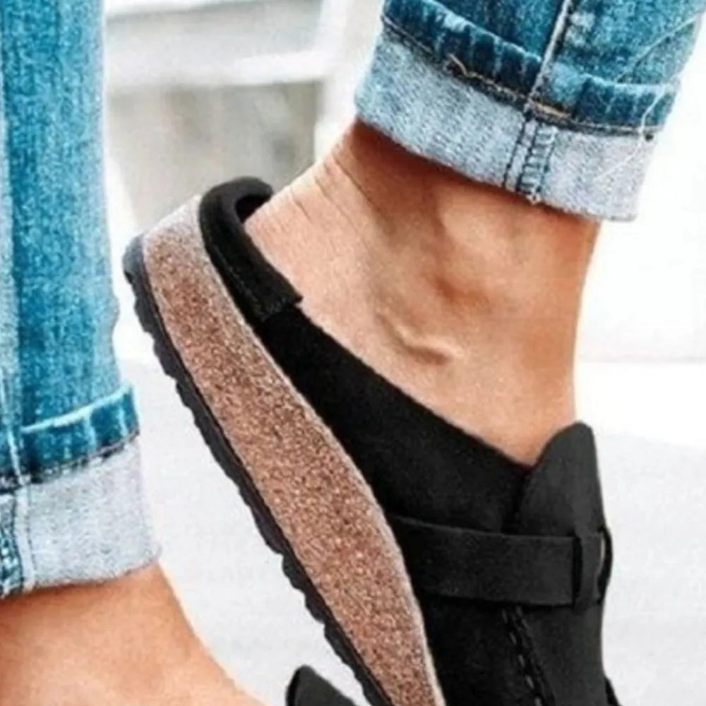 Round Toe Low Heel Buckle Loafers - Black - View 4
