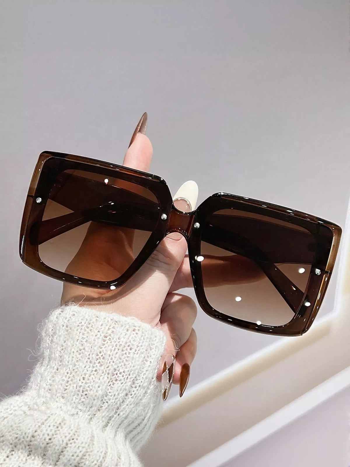Oversized Gradient Square Sunglasses - Coffee Brown - View 8