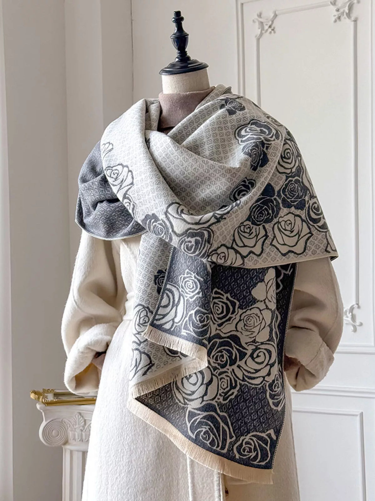 Rose Pattern Warm Scarf - Gray - View 1
