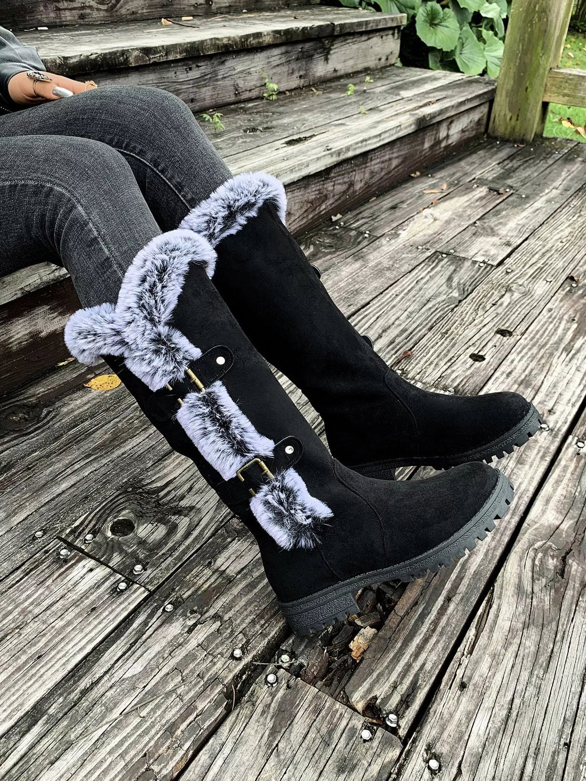 Round Toe Block Heels Boots - Black - View 3