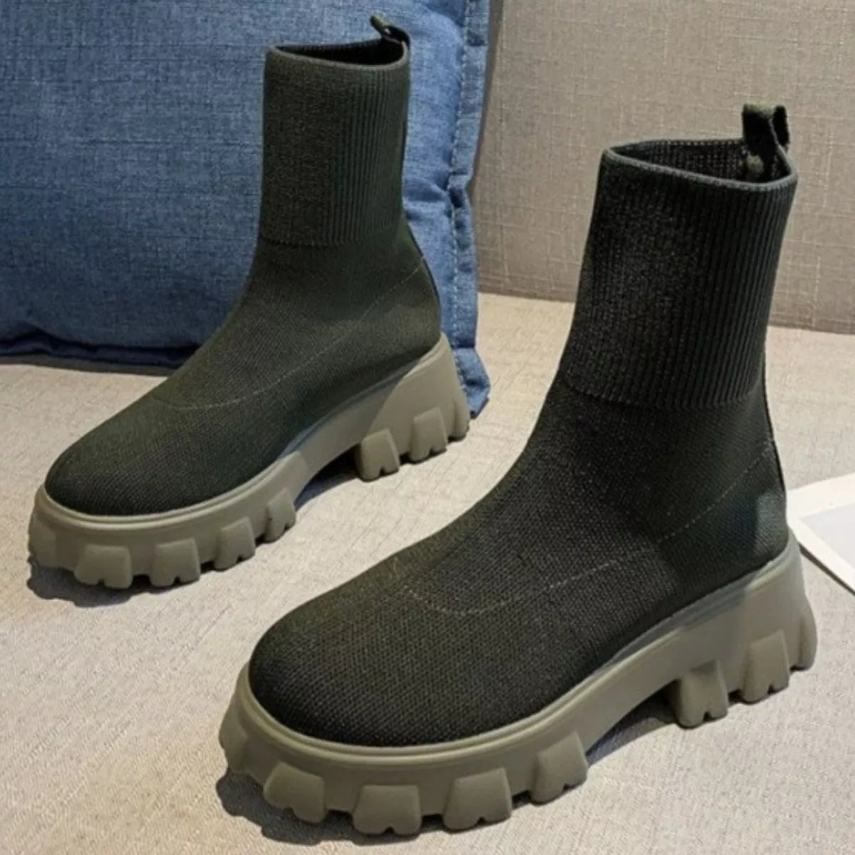 Round Toe Block Heels Boots - Black Forest - View 13
